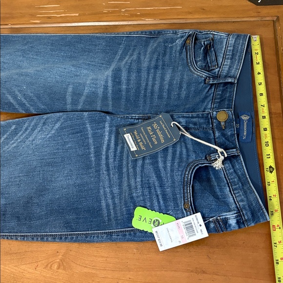 Democracy NWT Absolution Kick Flare Blue Jeans with Frayed Hem Size 10 - Picture 5 of 14